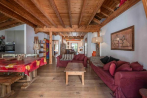 Spacious loft on pedestrian street with views